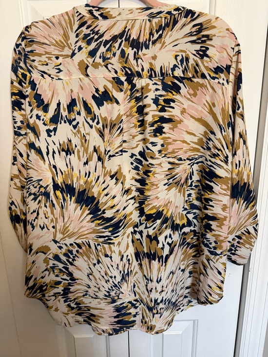 Women's Cream Abstract Print V-Neck Blouse Large - Picture 3 of 6